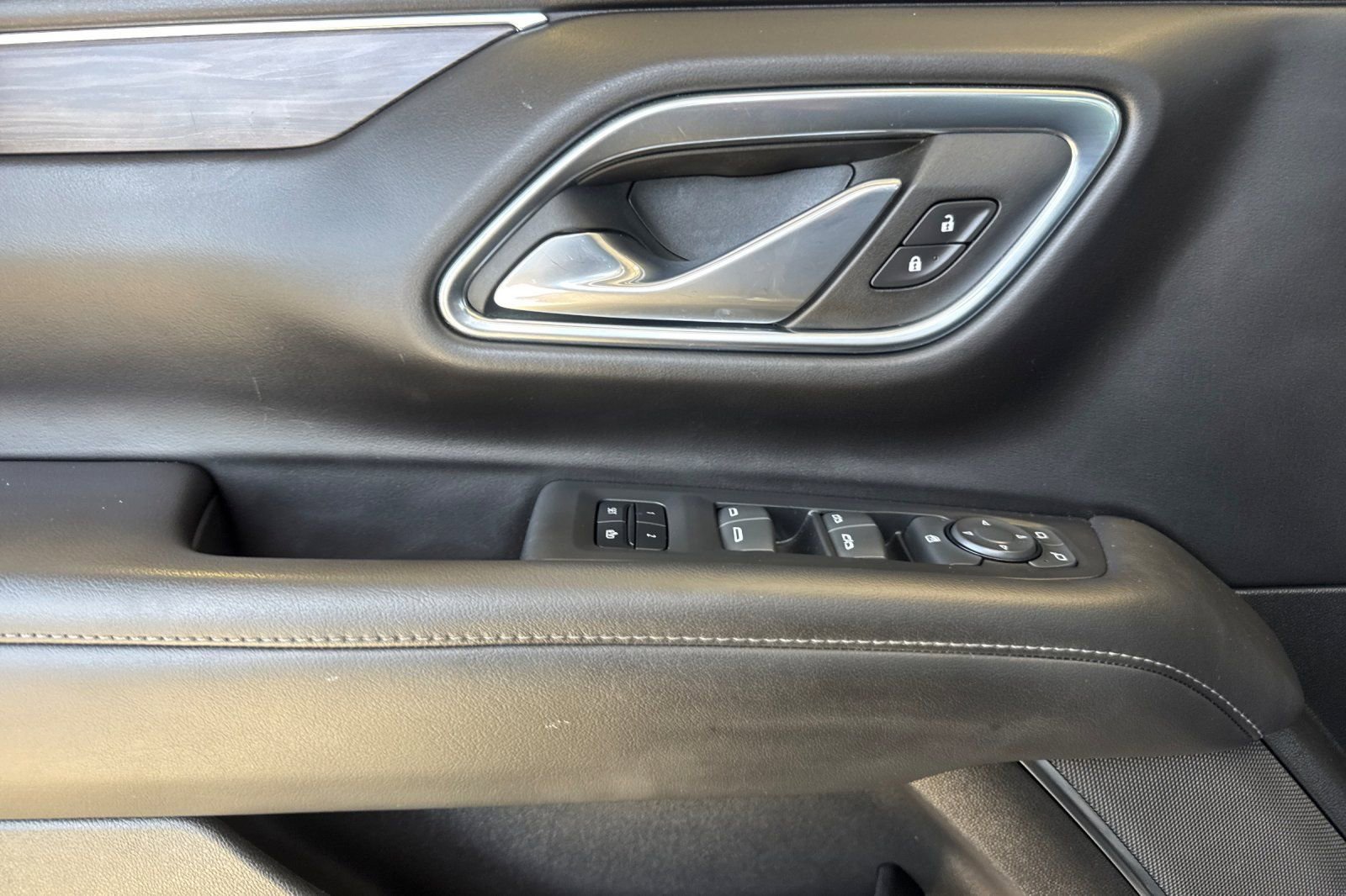 Used 2023 Chevrolet Suburban LT AWD/4WD image 12