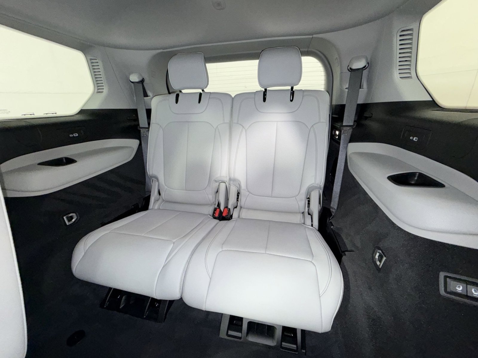 Used 2023 Jeep Grand Cherokee L Overland image 26