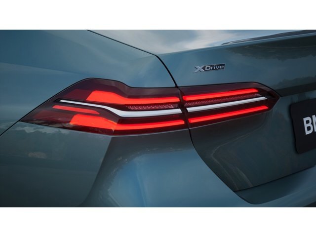 New 2027 BMW 530i xDrive w/ Premium Package AWD/4WD image 8