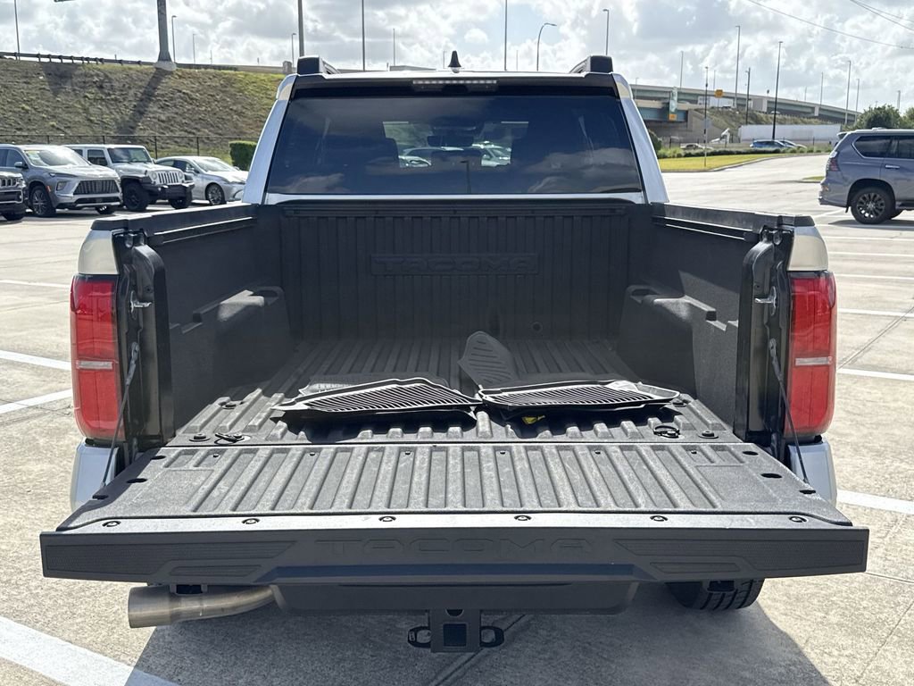 Used 2024 Toyota Tacoma SR5 AWD/4WD image 13