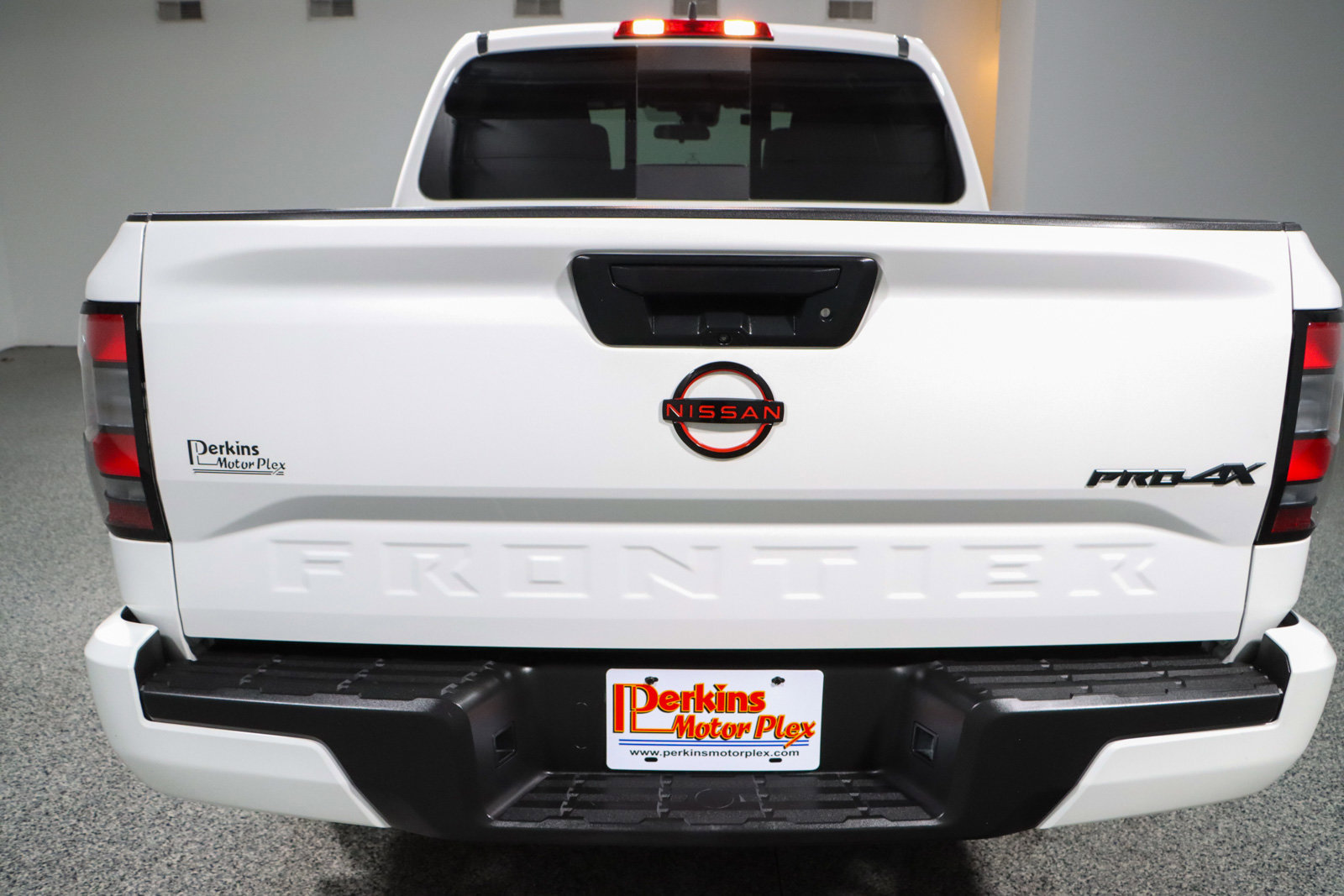 Used 2024 Nissan Frontier PRO-4X w/ Off-Road Protection Package image 8