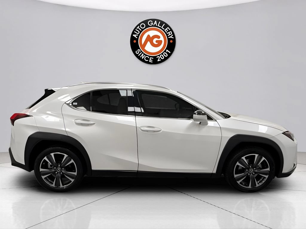 Used 2021 Lexus UX 200 w/ Accessory Package (Z1) FWD image 2