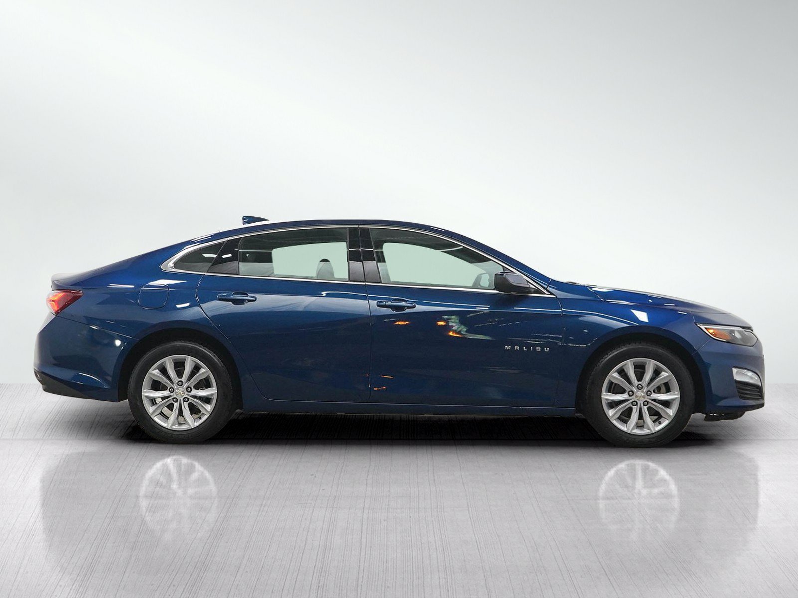 Used 2019 Chevrolet Malibu LT w/ Driver Confidence Package II FWD image 6