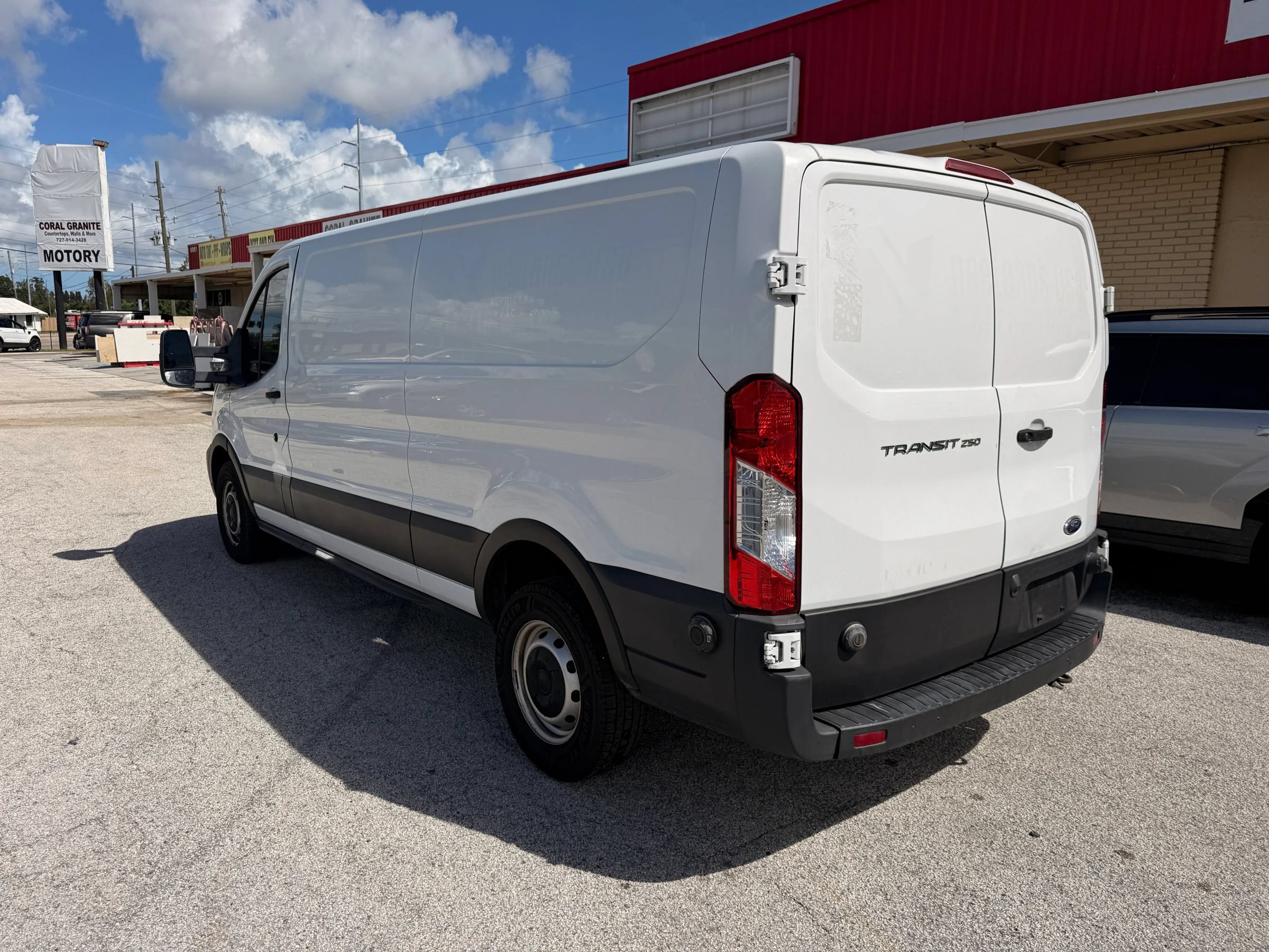 Used 2020 Ford Transit 250 Low Roof RWD image 5