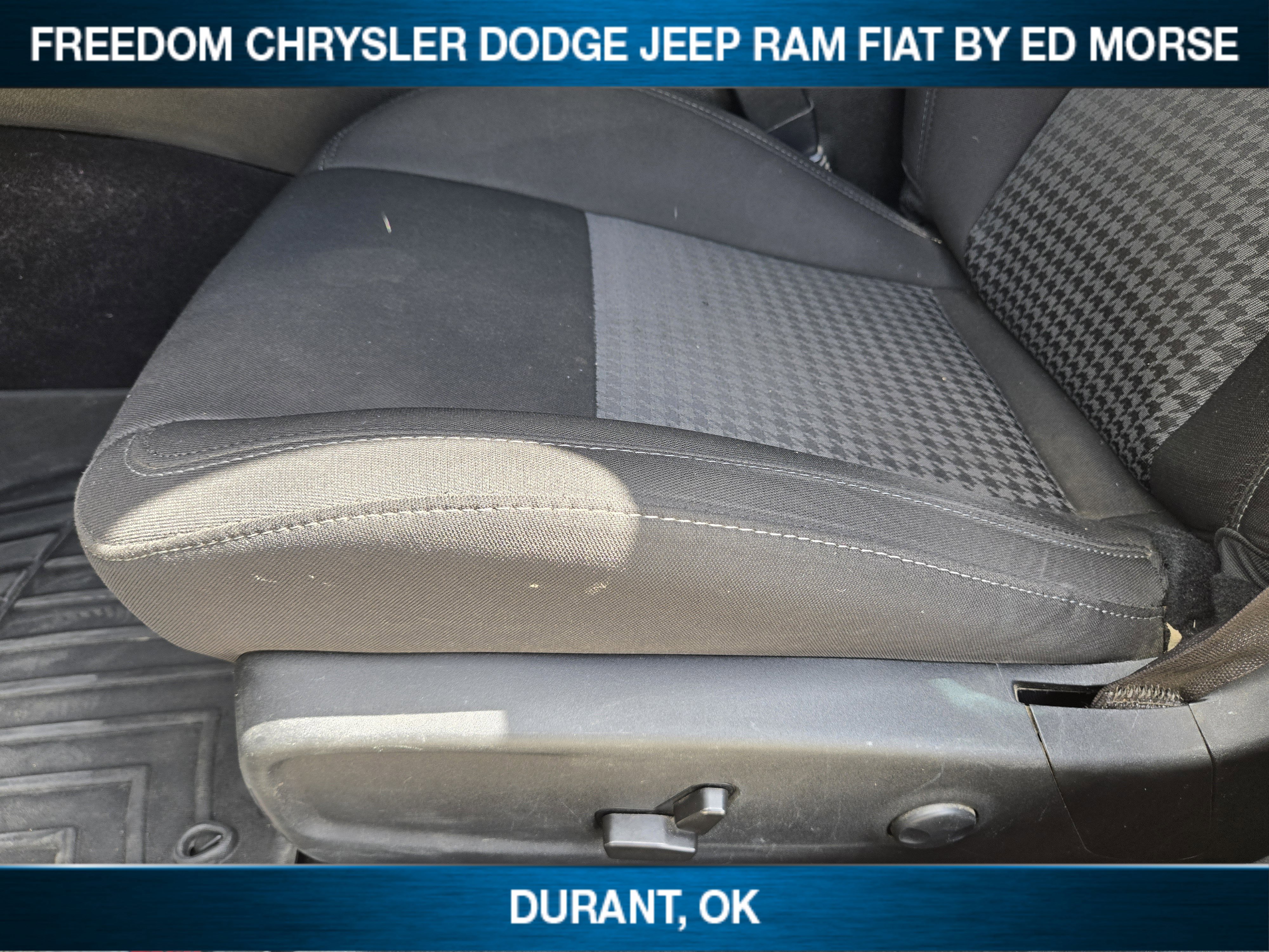 Used 2022 Dodge Charger GT image 18