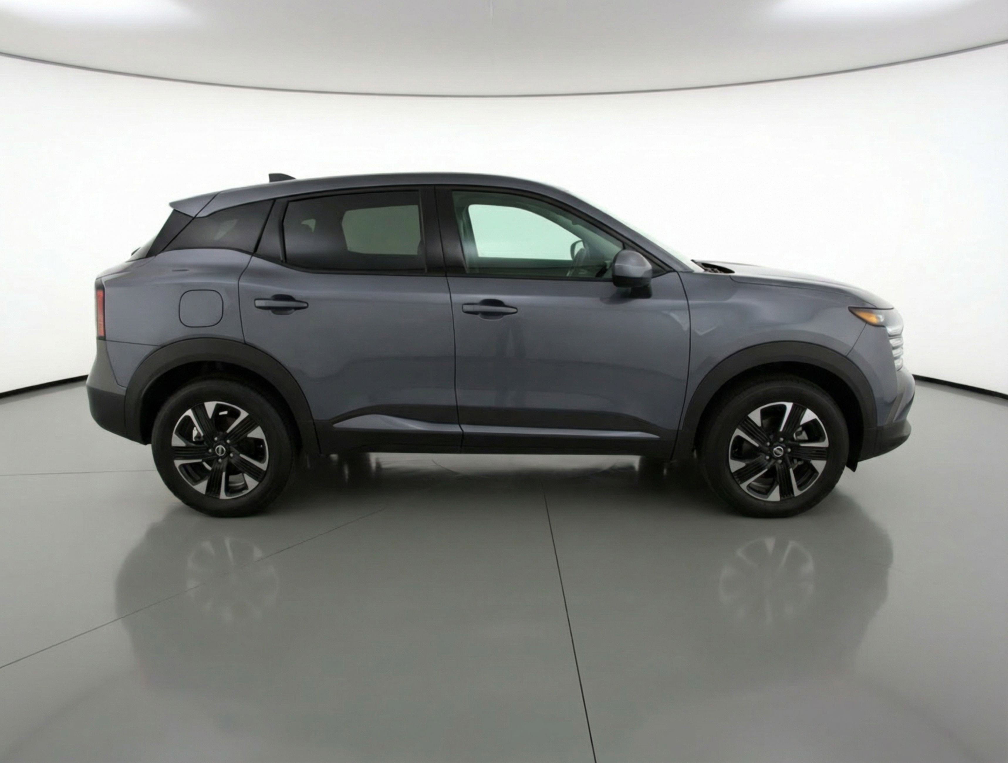 Used 2025 Nissan Kicks SV AWD/4WD image 11