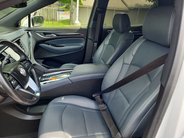 Used 2023 Buick Enclave Essence AWD/4WD image 11