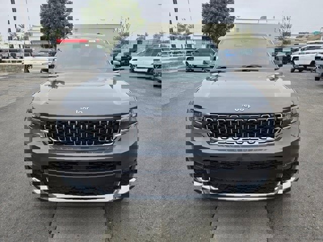 New 2025 Jeep Grand Cherokee L Limited w/ Trailer Tow Package image 3