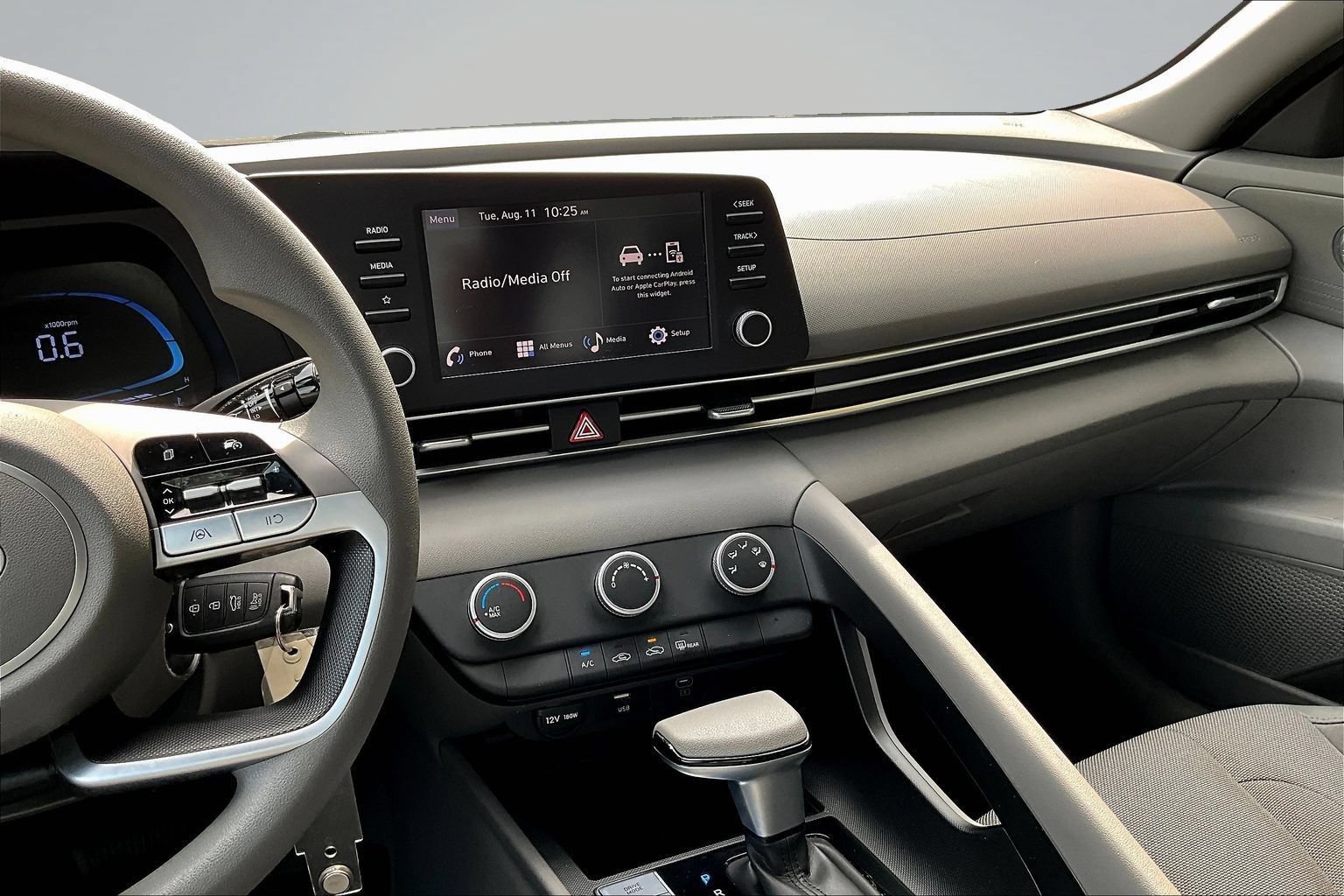 Used 2025 Hyundai Elantra SE FWD image 8