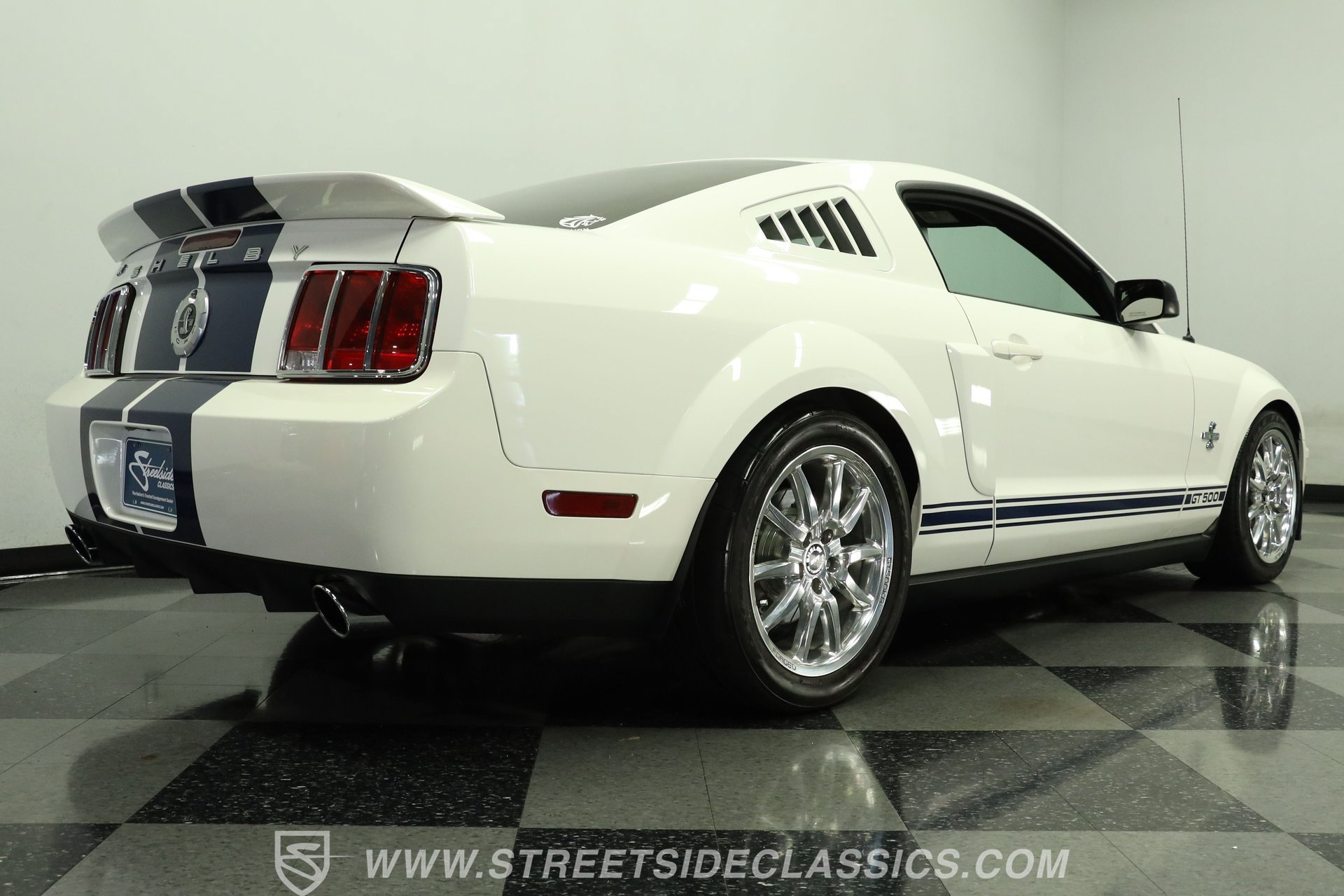 Used 2007 Ford Mustang Shelby GT500 RWD image 26