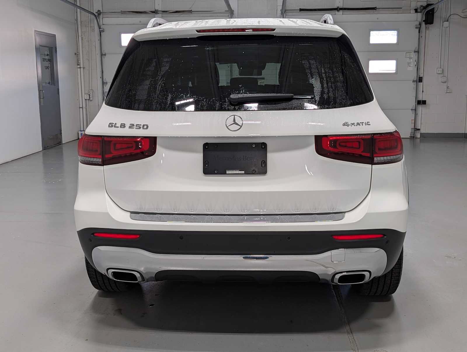 Used 2022 Mercedes-Benz GLB 250 4MATIC image 9
