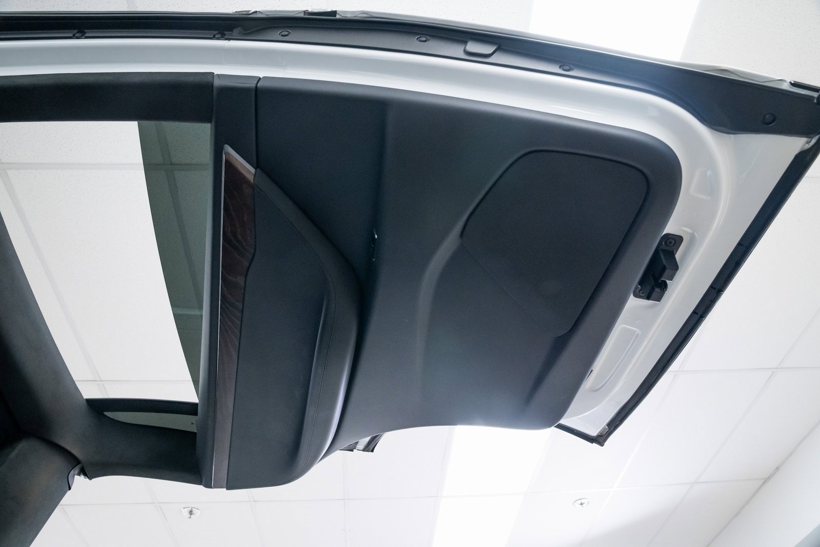 Used 2019 Tesla Model X 100D image 18