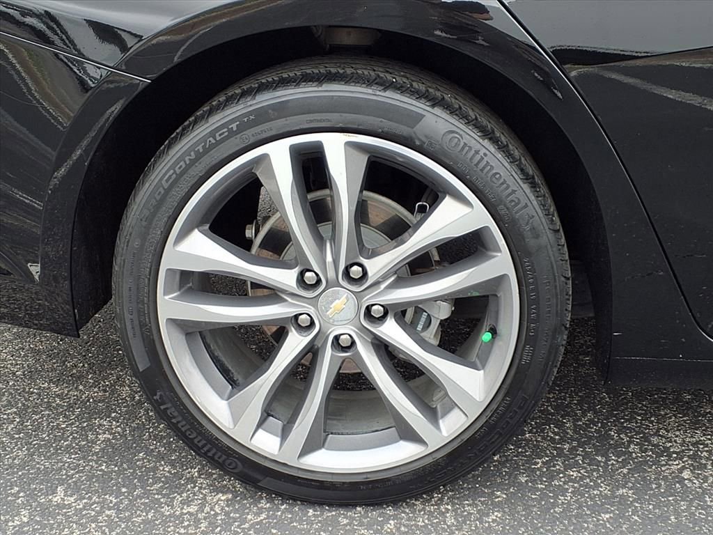 Used 2021 Chevrolet Malibu LT w/ Leather Package FWD image 5