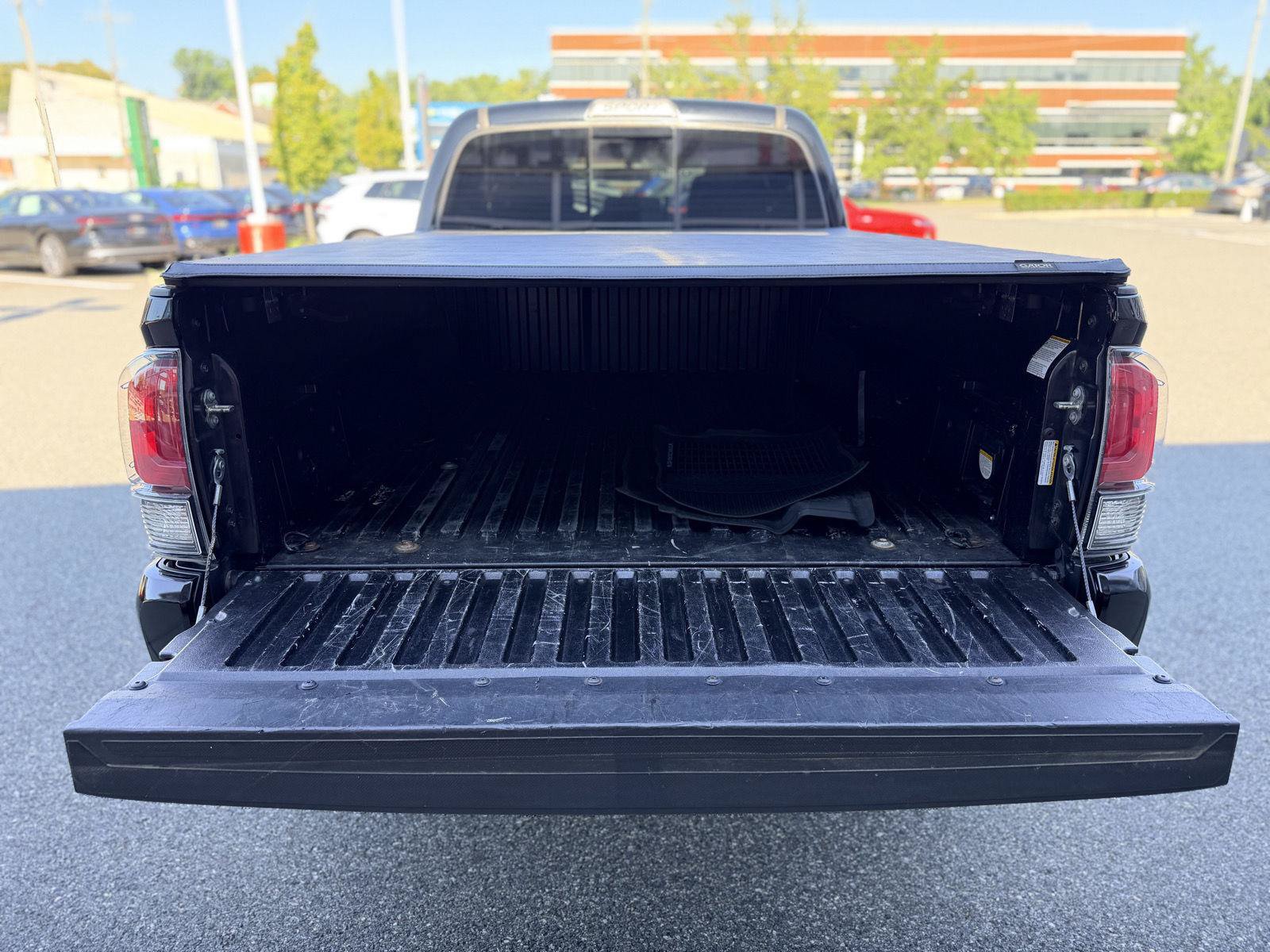 Used 2017 Toyota Tacoma TRD Sport w/ Tow Package AWD/4WD image 17