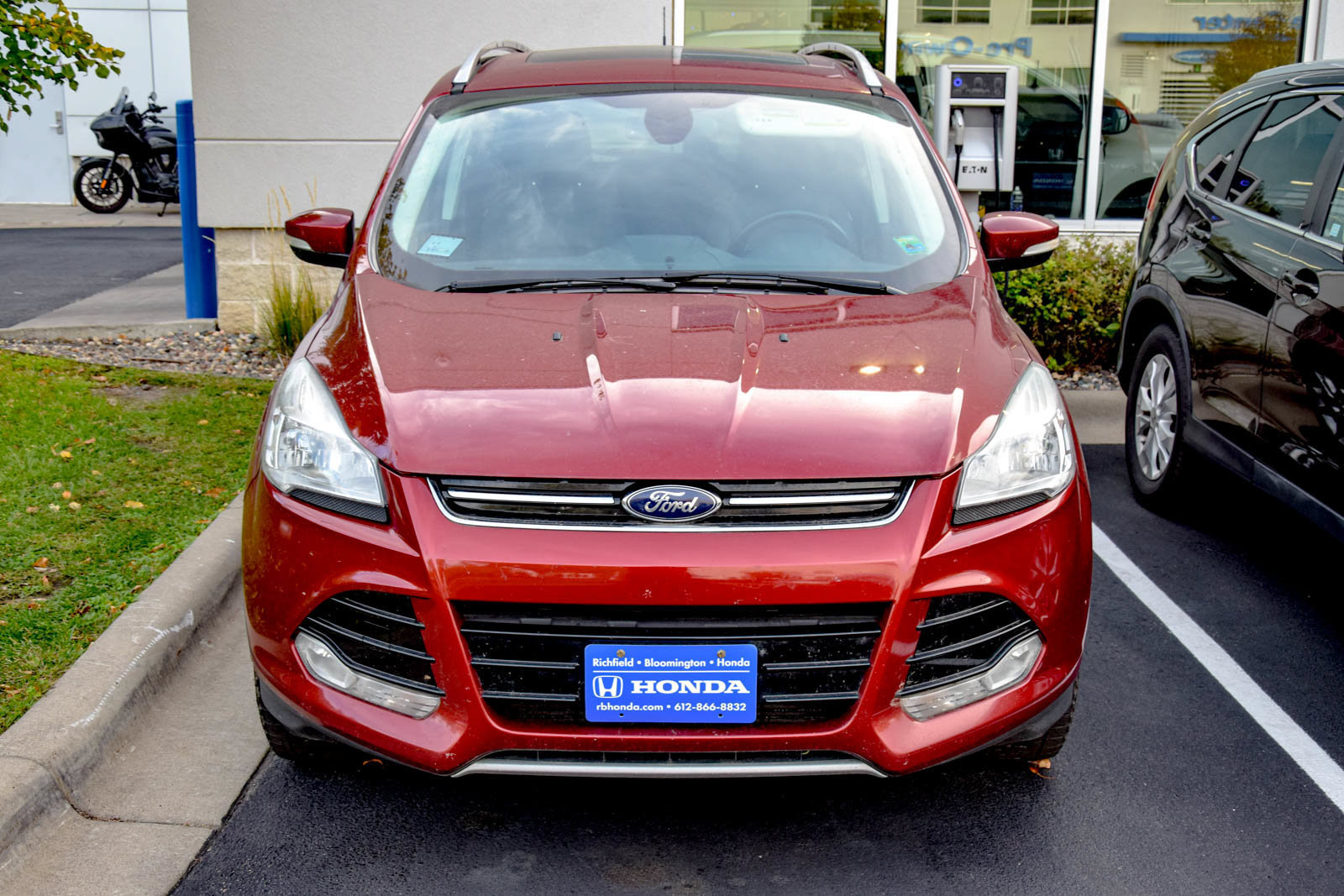 Used 2014 Ford Escape Titanium AWD/4WD image 2
