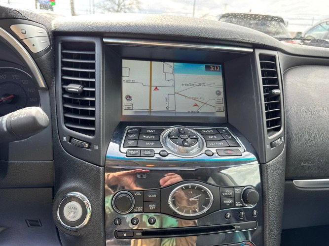 Used 2010 INFINITI FX35 AWD w/ Navigation Pkg image 23