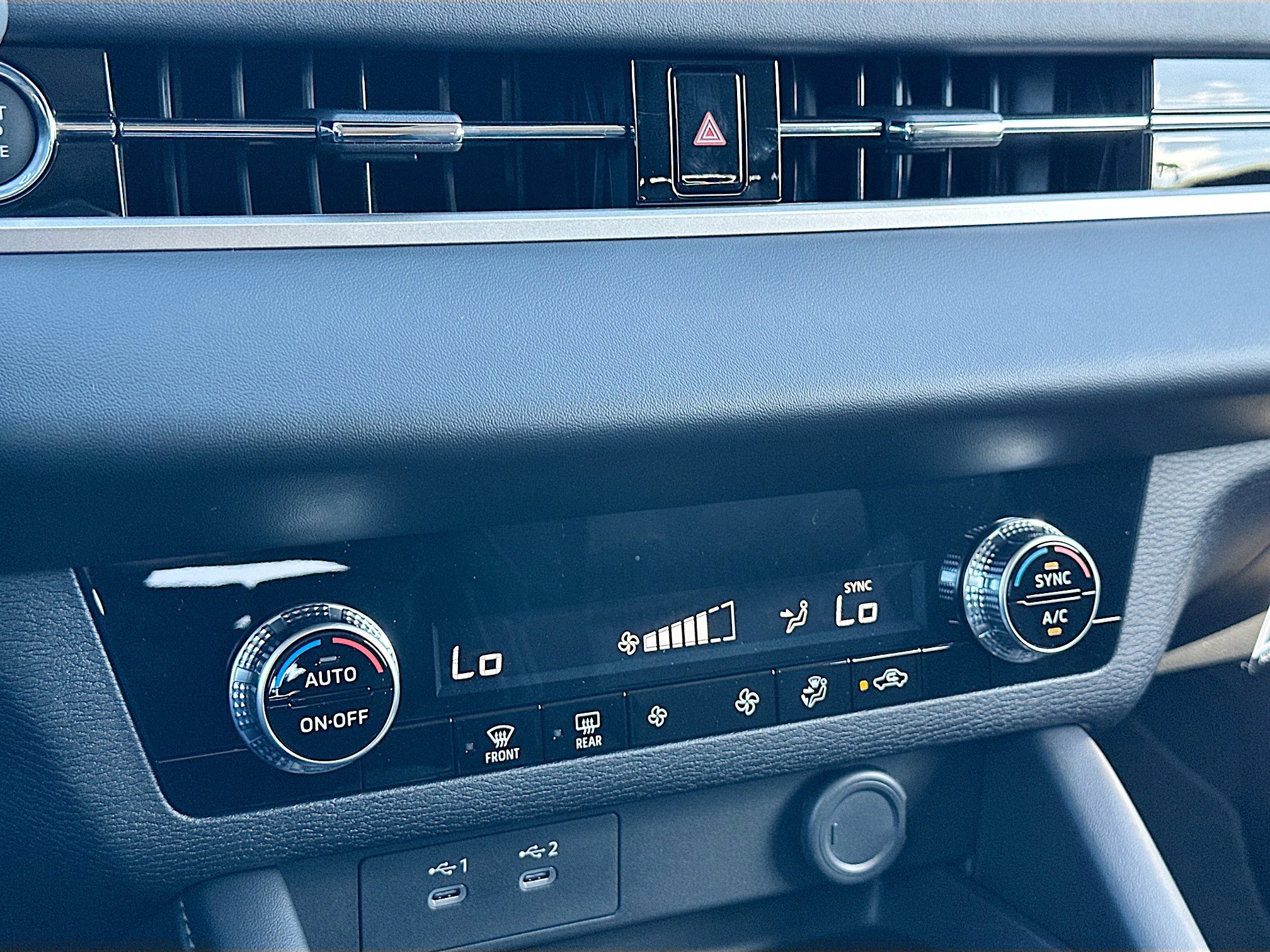 New 2026 Mitsubishi Outlander ES image 11