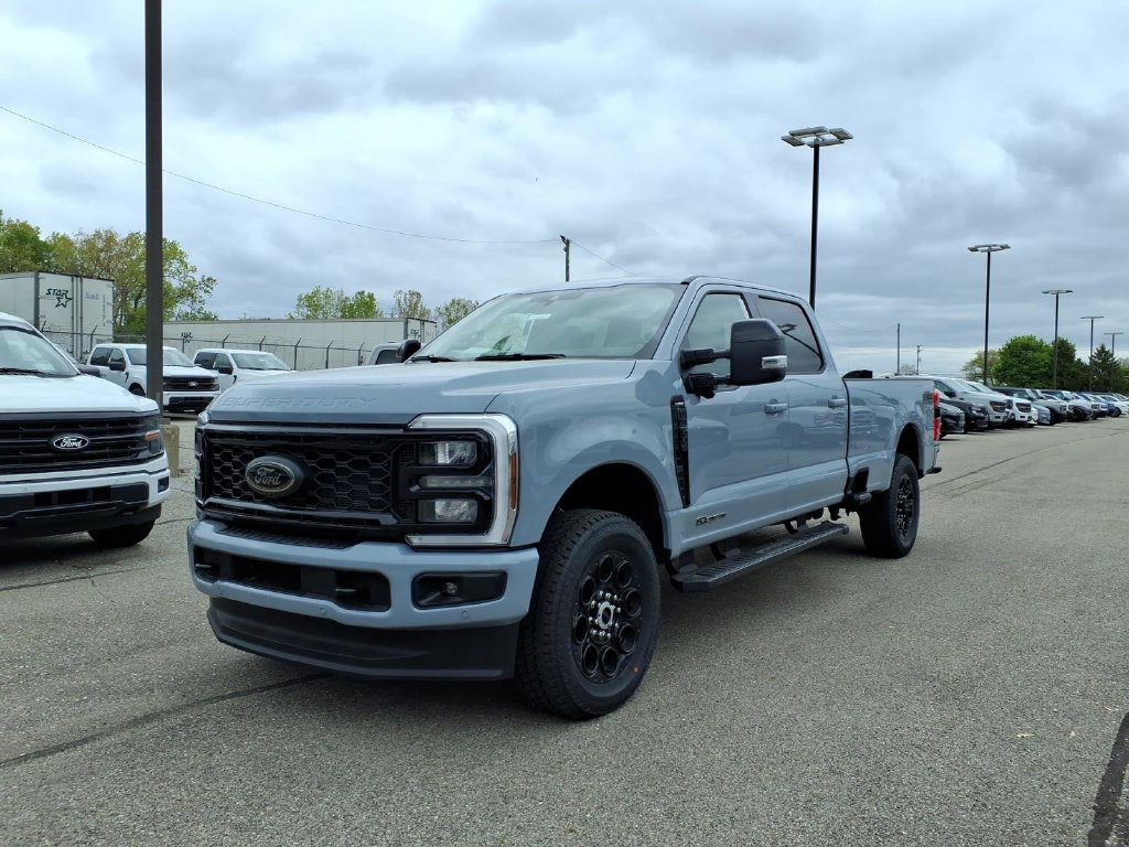New 2026 Ford F350 Lariat w/ Black Appearance Package AWD/4WD 360° Tour