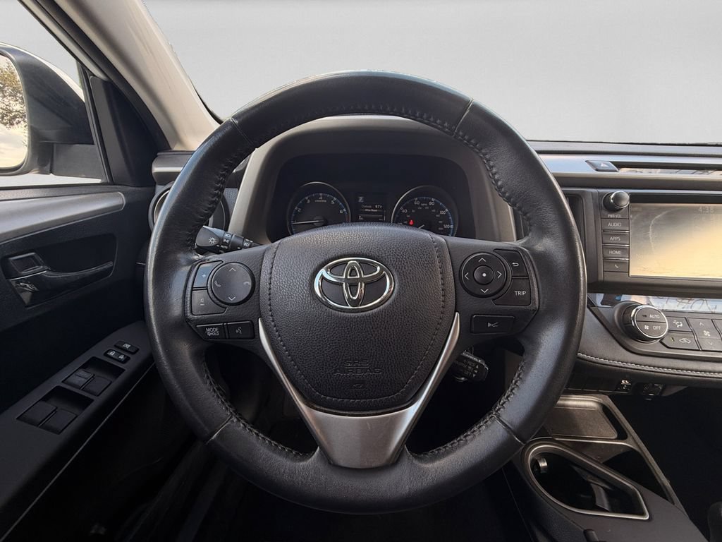 Used 2017 Toyota RAV4 XLE FWD image 12