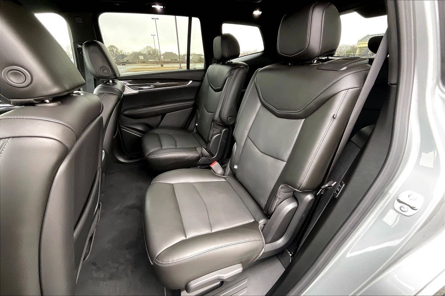 Used 2024 Cadillac XT6 Sport w/ Technology Package image 18