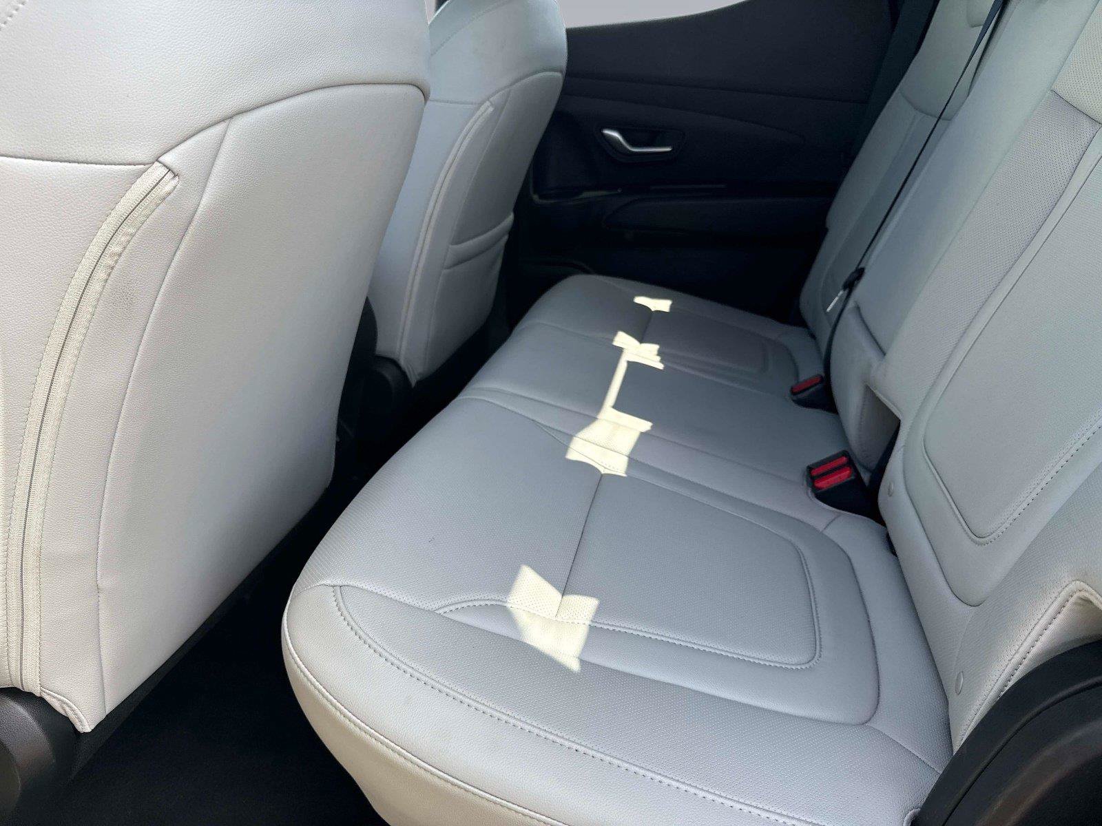 Used 2025 Hyundai Santa Cruz SEL FWD image 13
