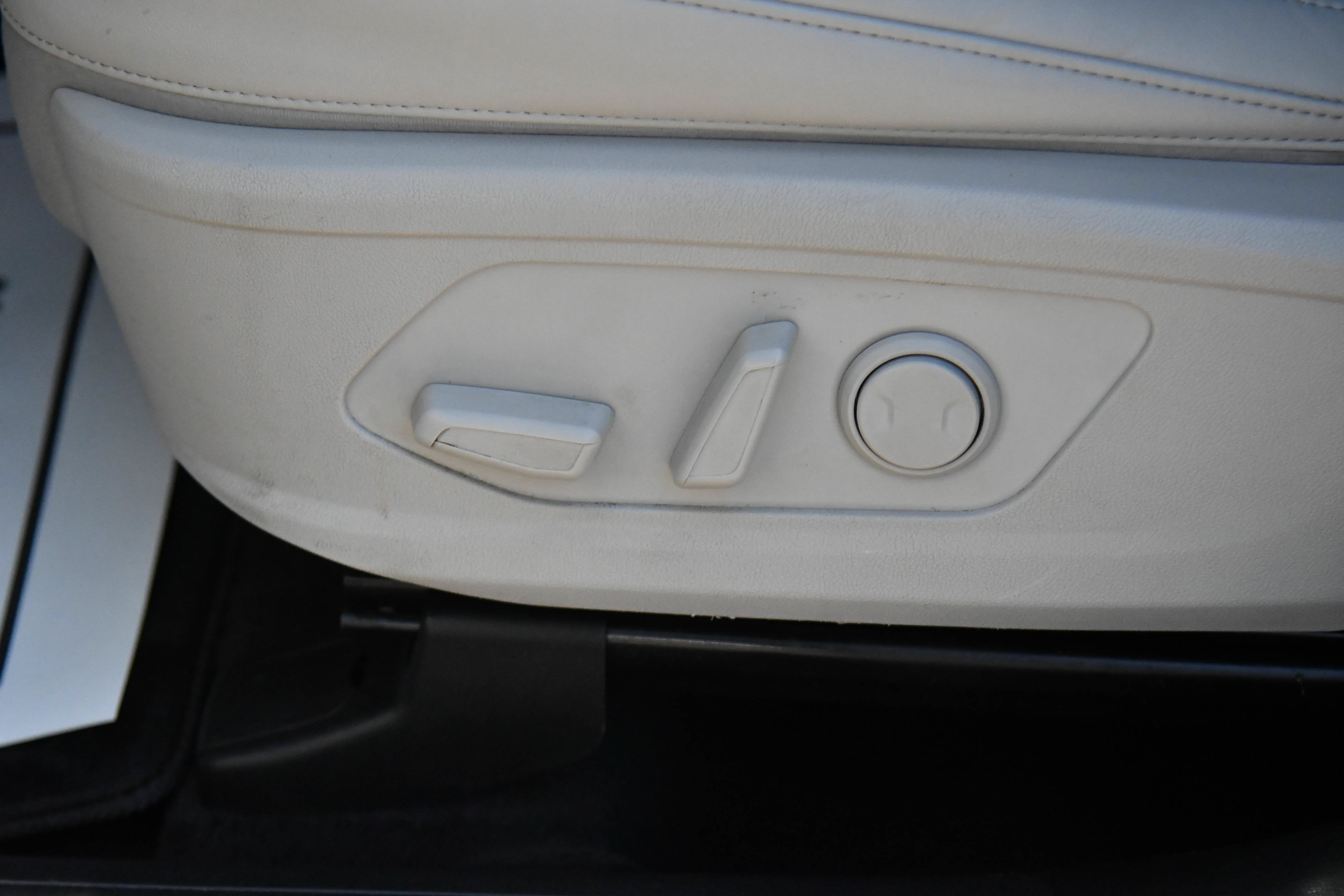 Used 2023 Kia Sorento EX FWD image 17