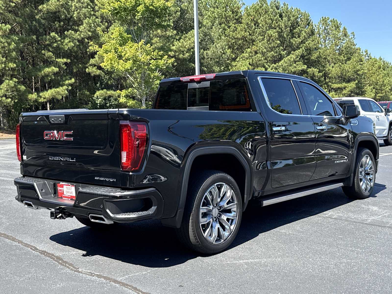 Used 2025 GMC Sierra 1500 Denali w/ Denali Reserve Package AWD/4WD image 32
