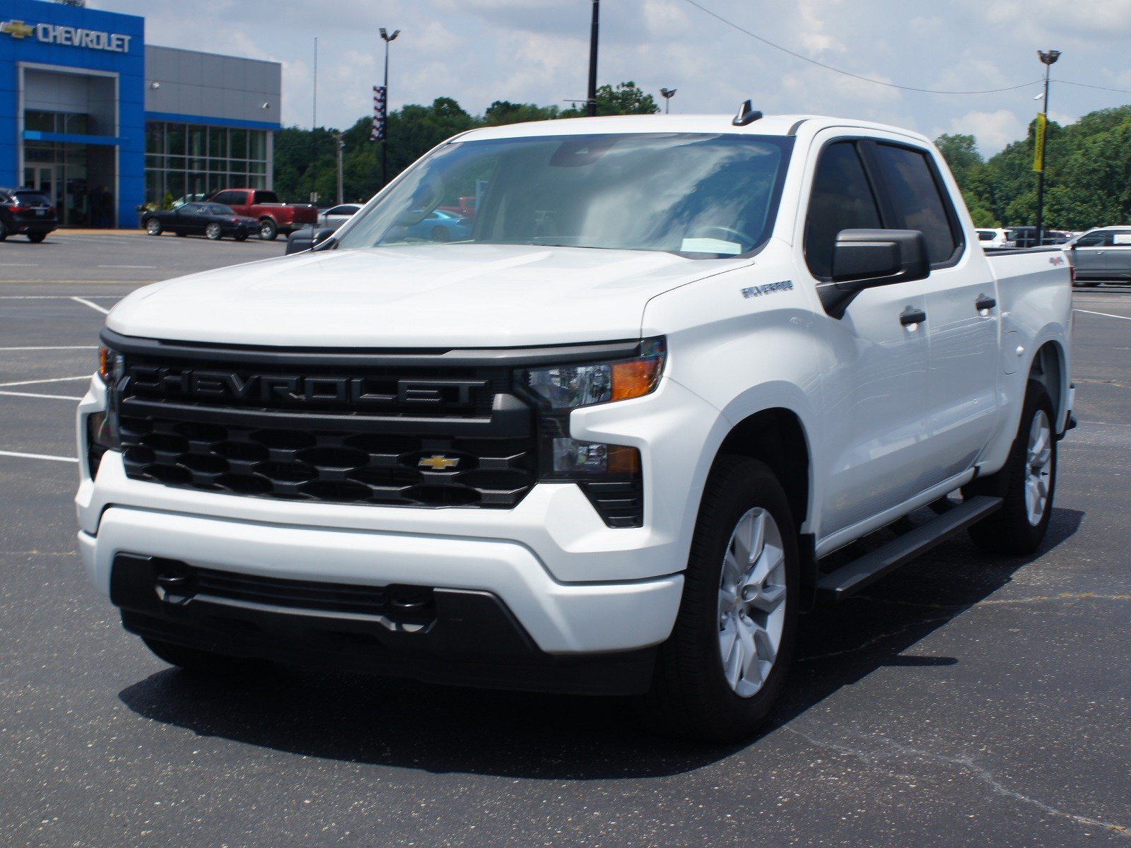Used 2024 Chevrolet Silverado 1500 Custom AWD/4WD image 2