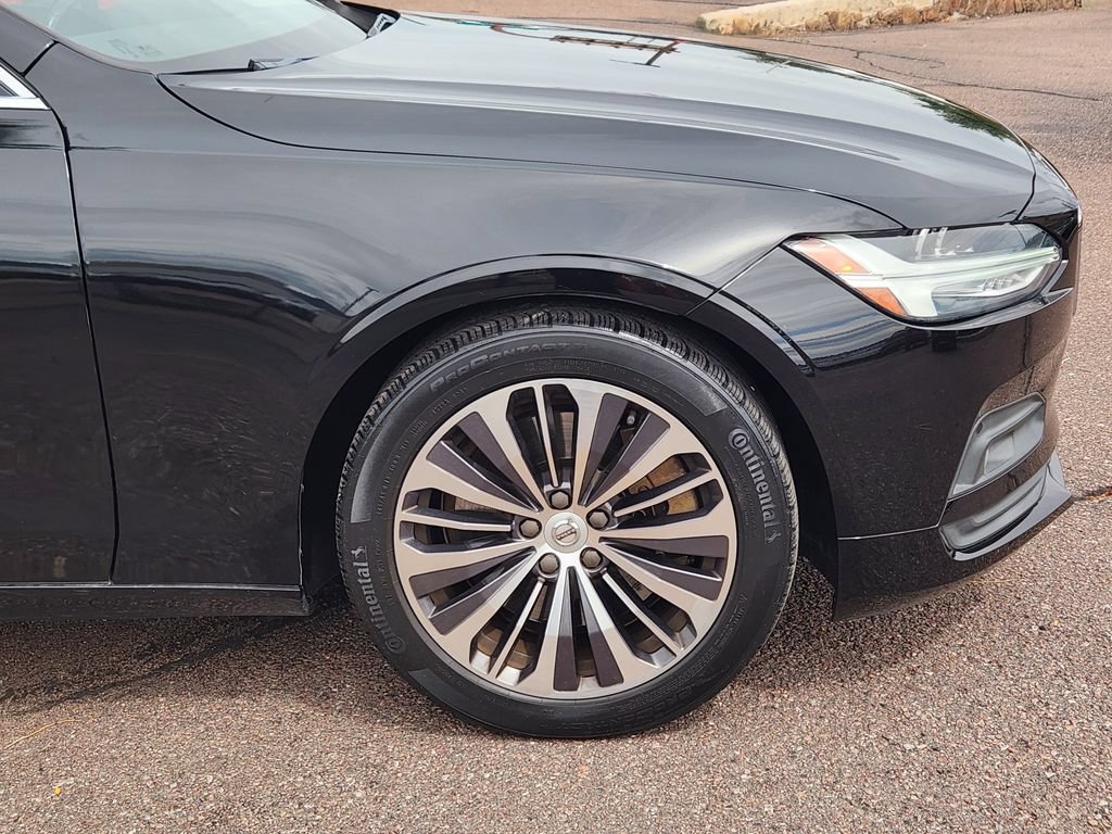 Used 2022 Volvo S90 B6 Momentum AWD/4WD image 29