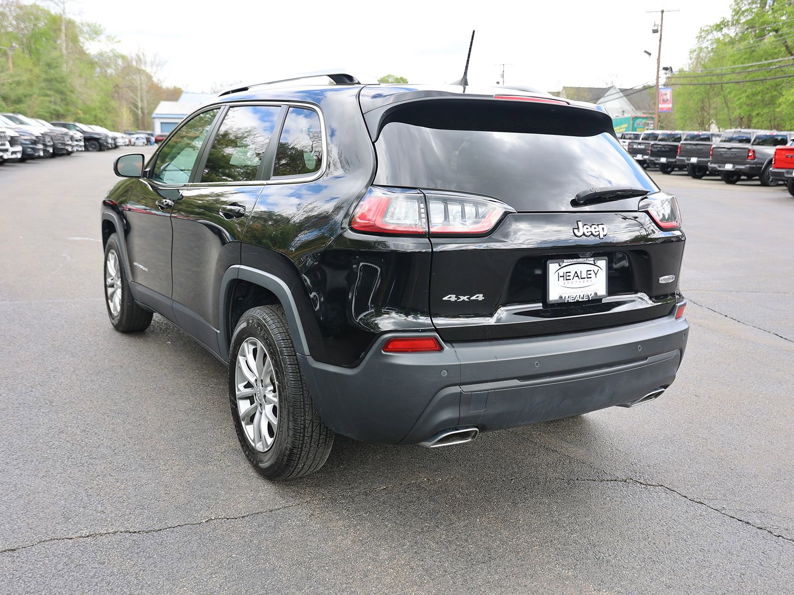 Used 2021 Jeep Cherokee Latitude Lux w/ Comfort/Convenience Group image 5
