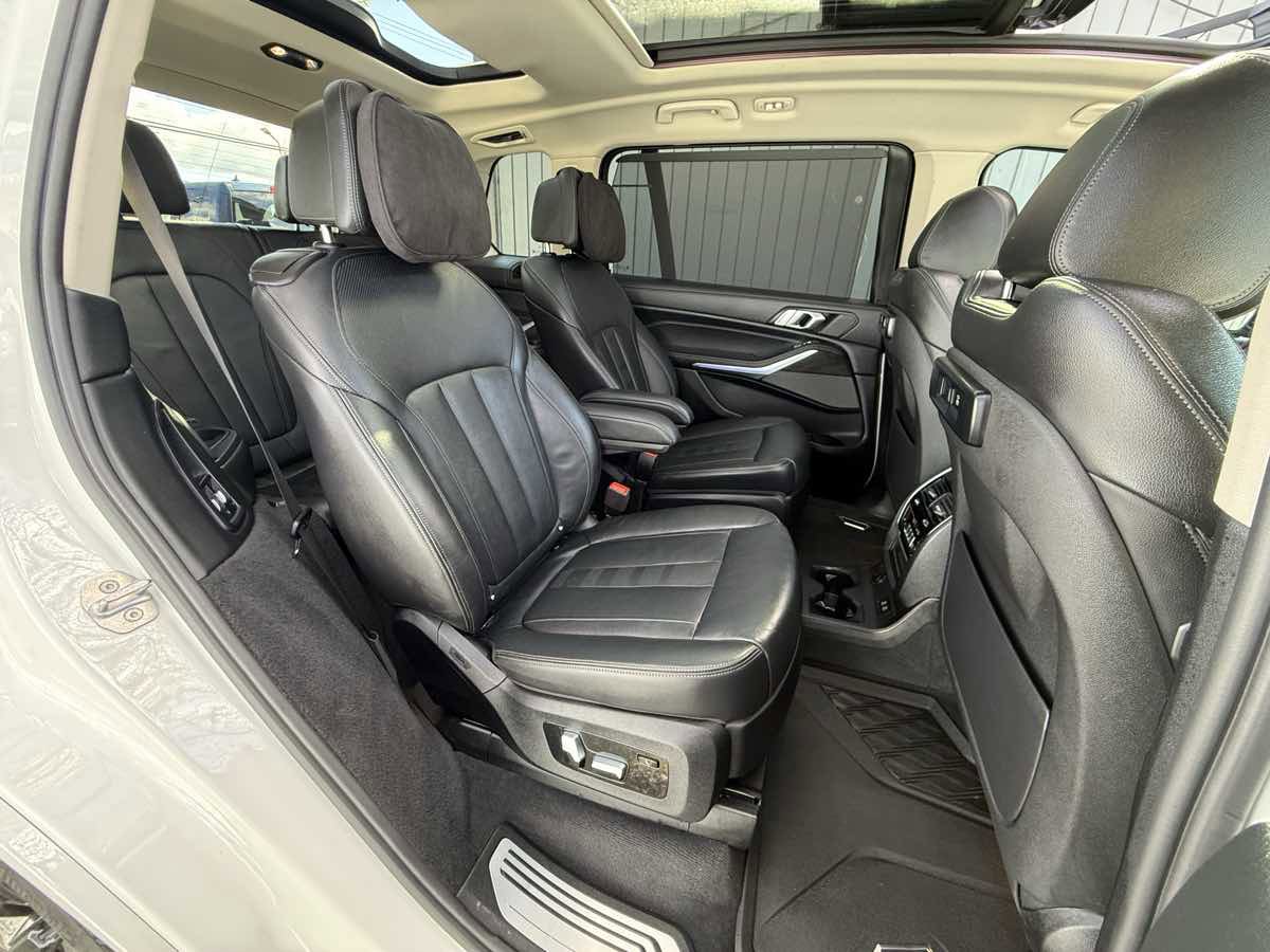 Used 2020 BMW X7 xDrive40i w/ Premium Package image 15
