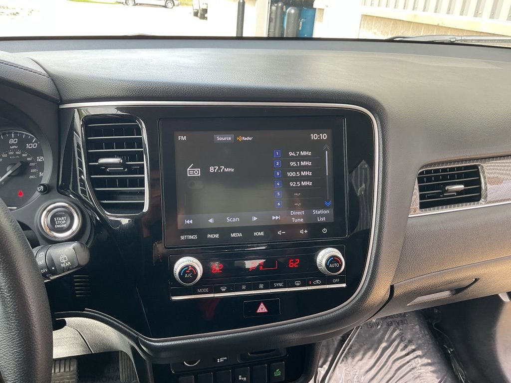 Used 2020 Mitsubishi Outlander SEL image 13