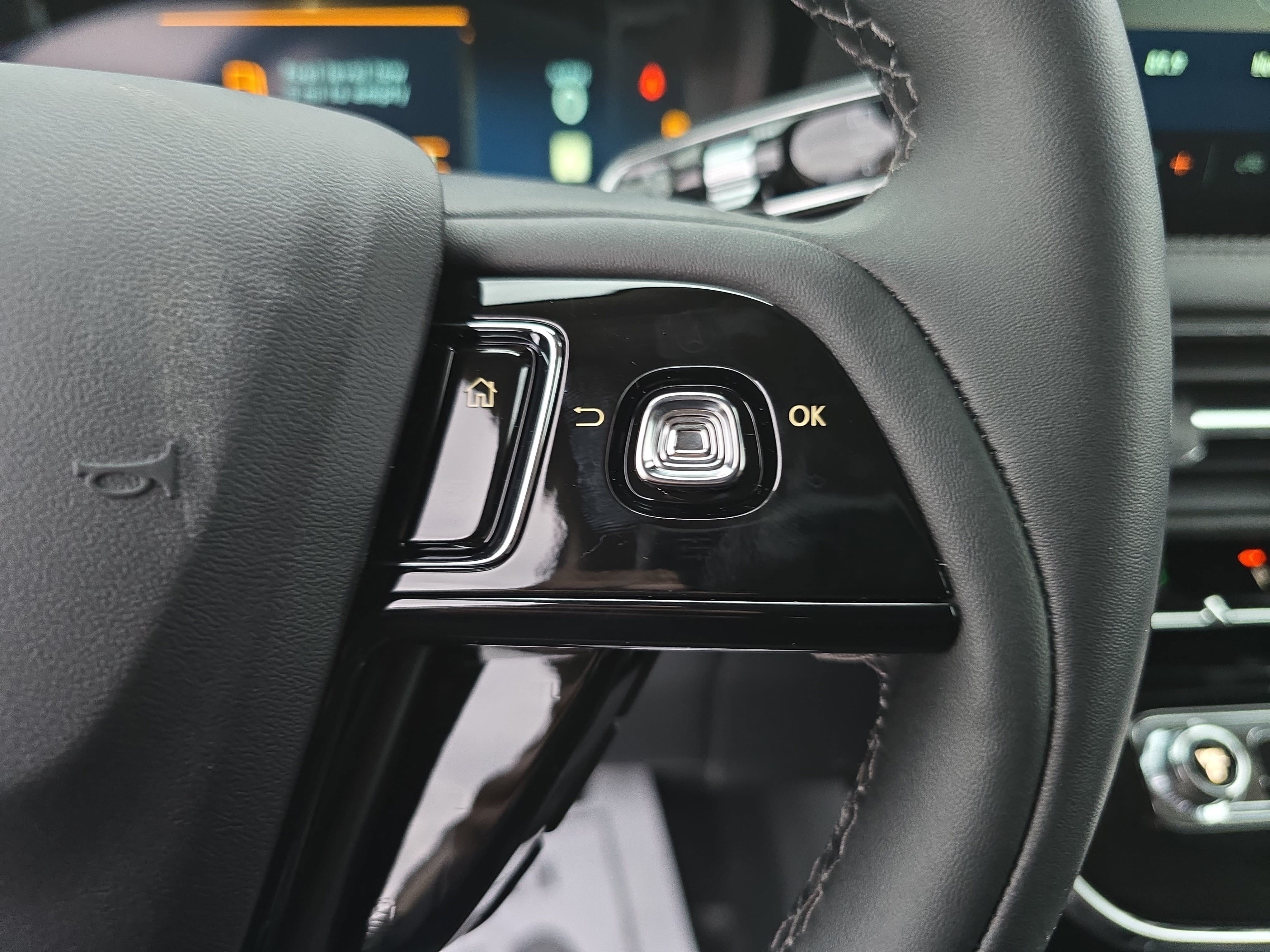 New 2026 Lincoln Corsair Premiere AWD/4WD image 17