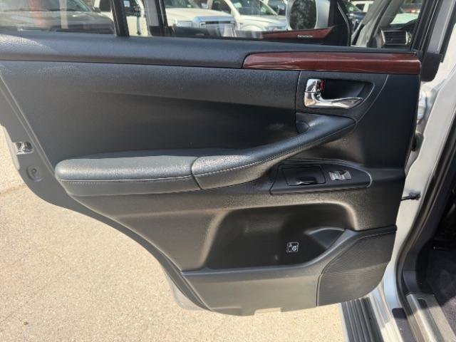 Used 2013 Lexus LX 570 4WD image 32