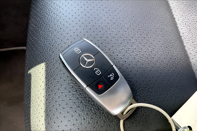 Used 2025 Mercedes-Benz GLS 450 4MATIC image 28