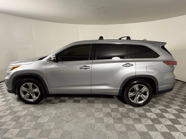 Used 2016 Toyota Highlander Limited image 3
