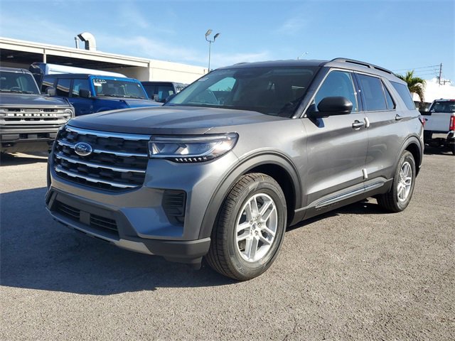 New 2025 Ford Explorer Active w/ Active Comfort Package image 1