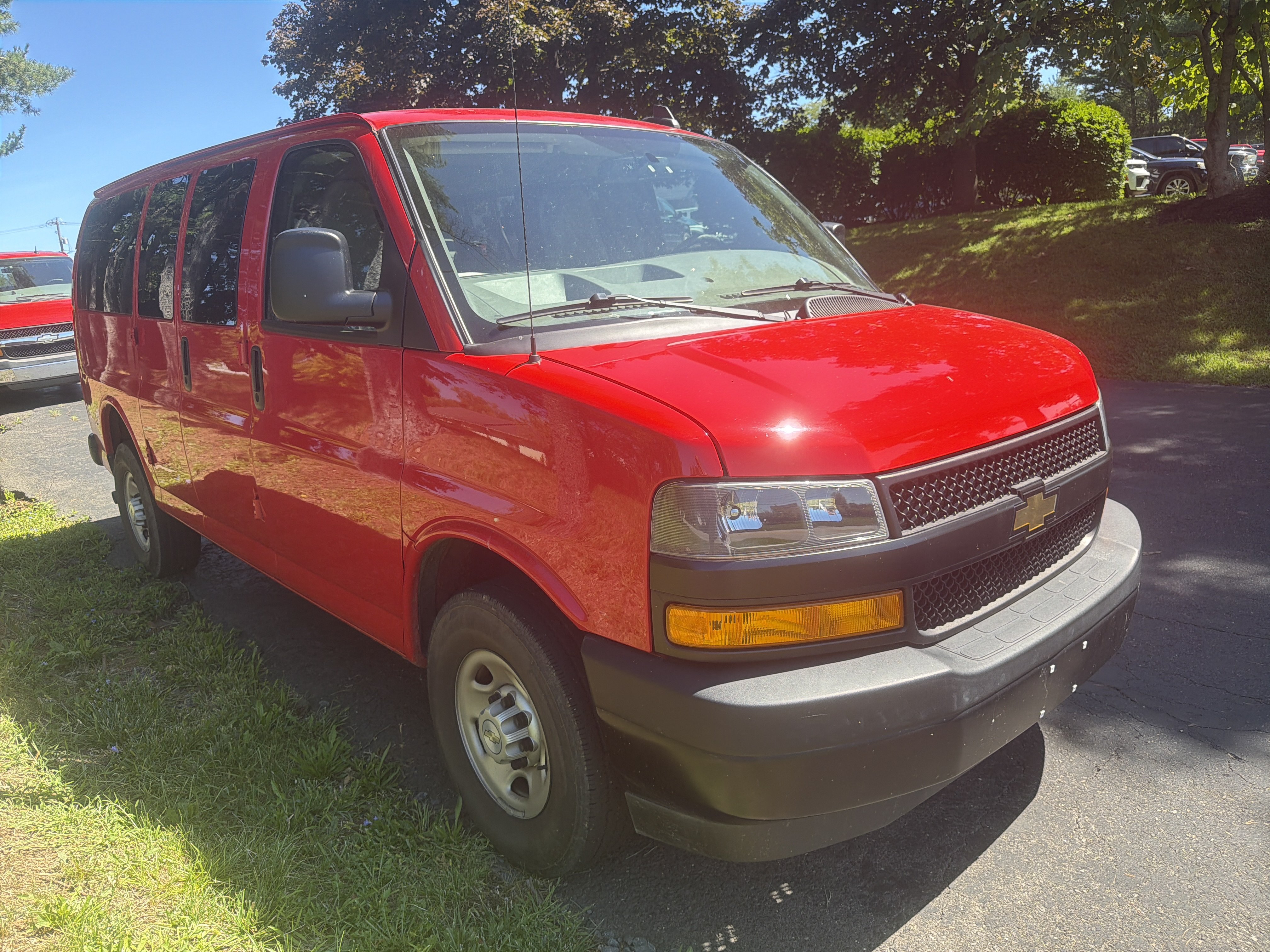 Used 2022 Chevrolet Express 3500 LS RWD image 1