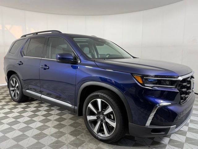 Used 2025 Honda Pilot Touring image 12