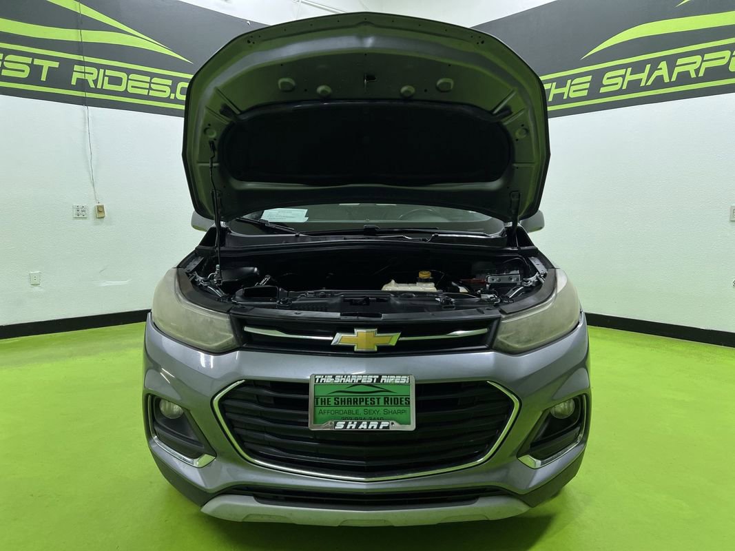 Used 2020 Chevrolet Trax Premier w/ LPO, Cargo Package FWD image 4