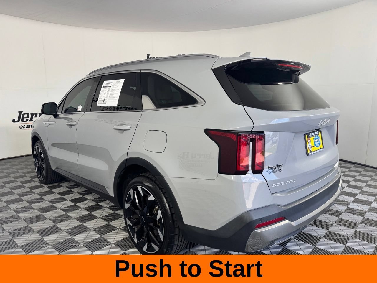 Used 2024 Kia Sorento EX w/ Panoramic Sunroof Package FWD image 10