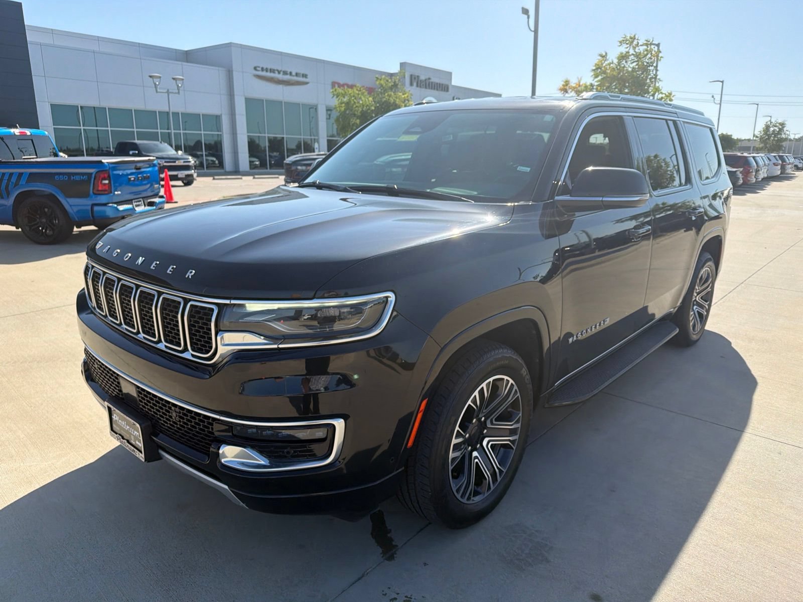 Used 2024 Jeep Wagoneer Series II w/ Flexible Seating Group AWD/4WD image 9