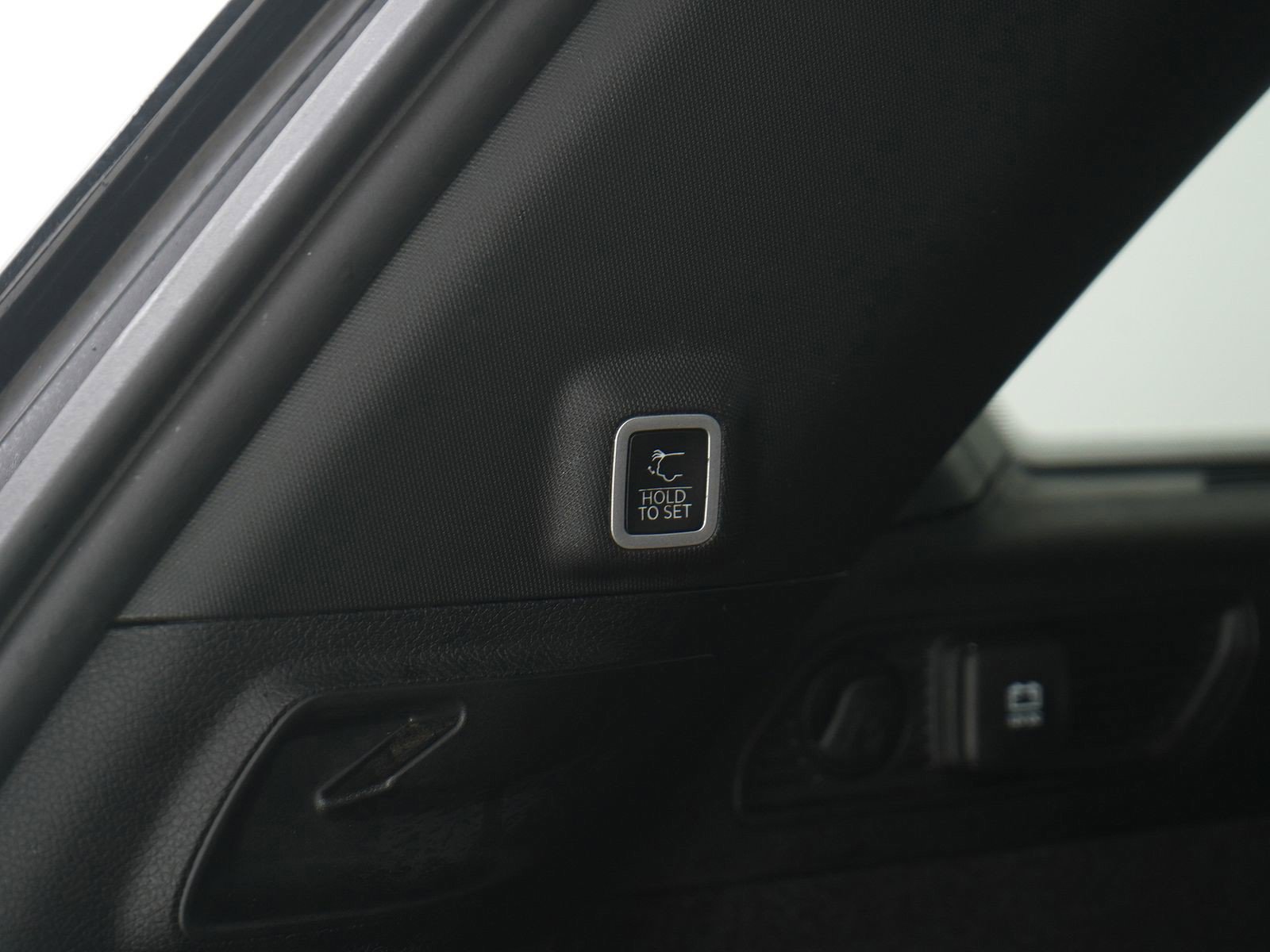 Used 2023 Jeep Grand Cherokee Overland w/ Advanced Protech Group III image 11