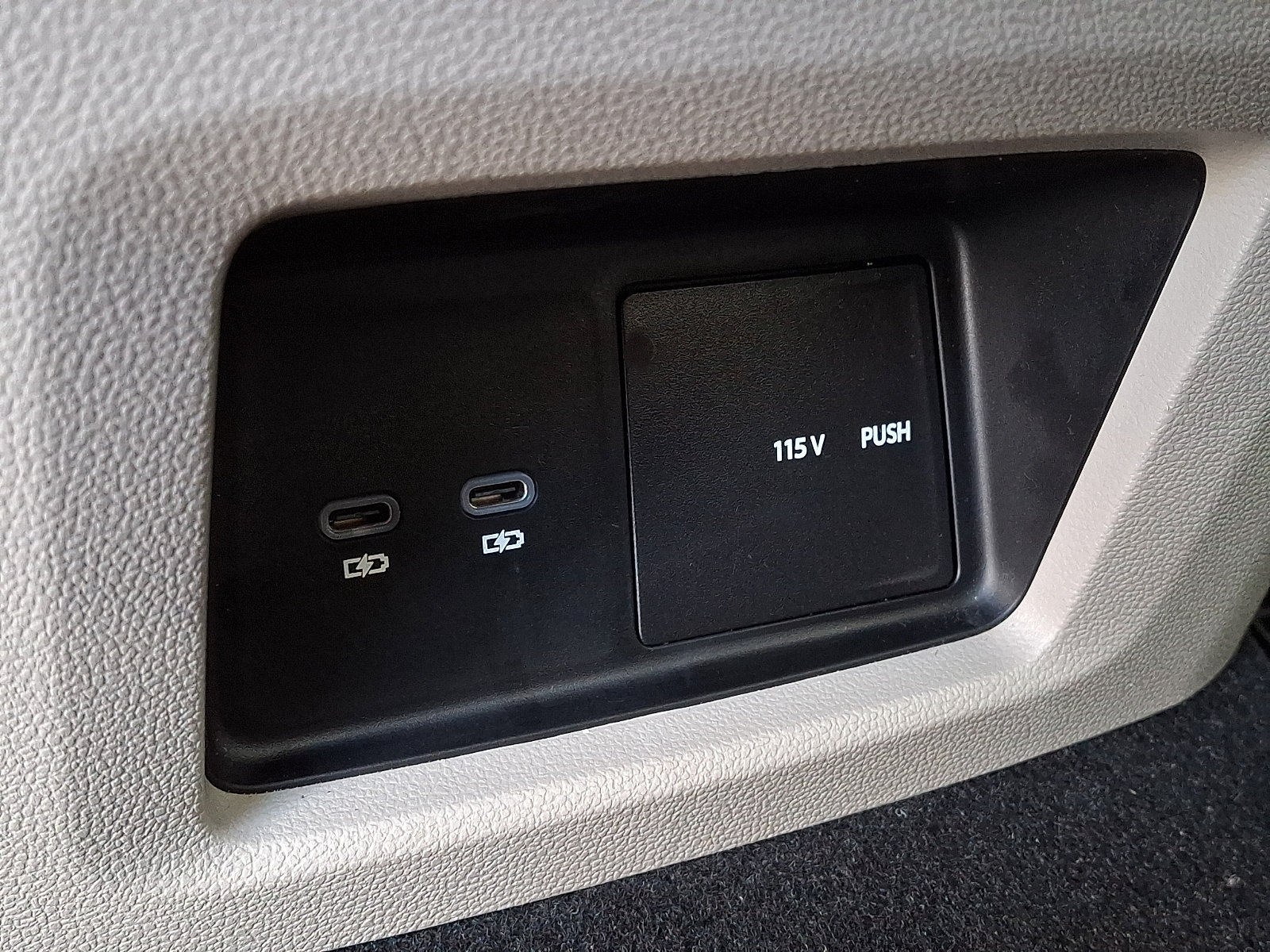 Used 2026 Volkswagen Atlas SE AWD/4WD image 13