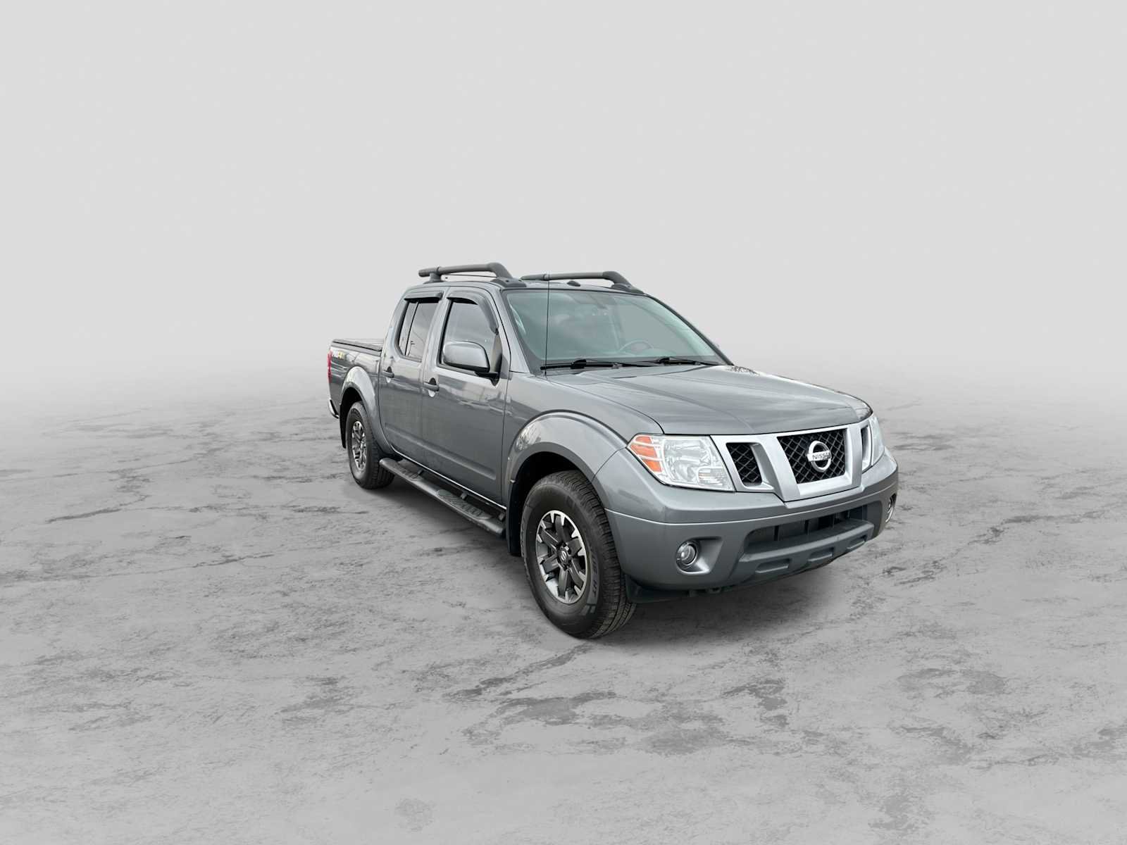 Used 2020 Nissan Frontier PRO-4X w/ Pro-4x Utility Package image 2