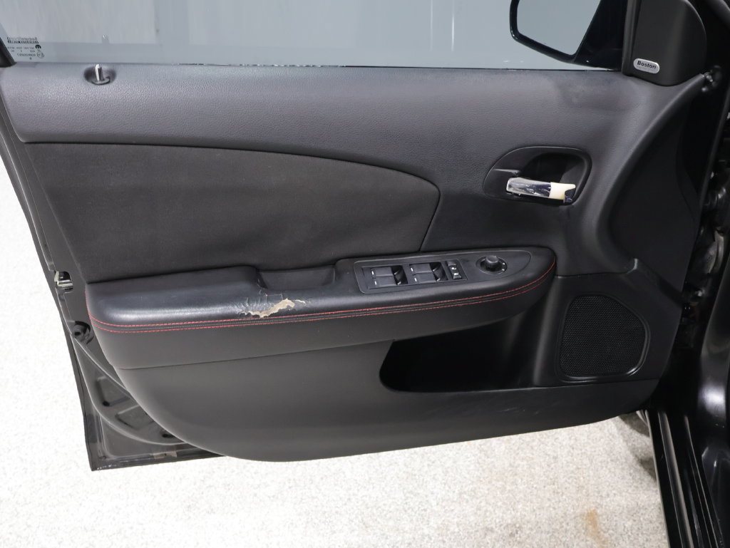 Used 2013 Dodge Avenger R/T FWD image 12