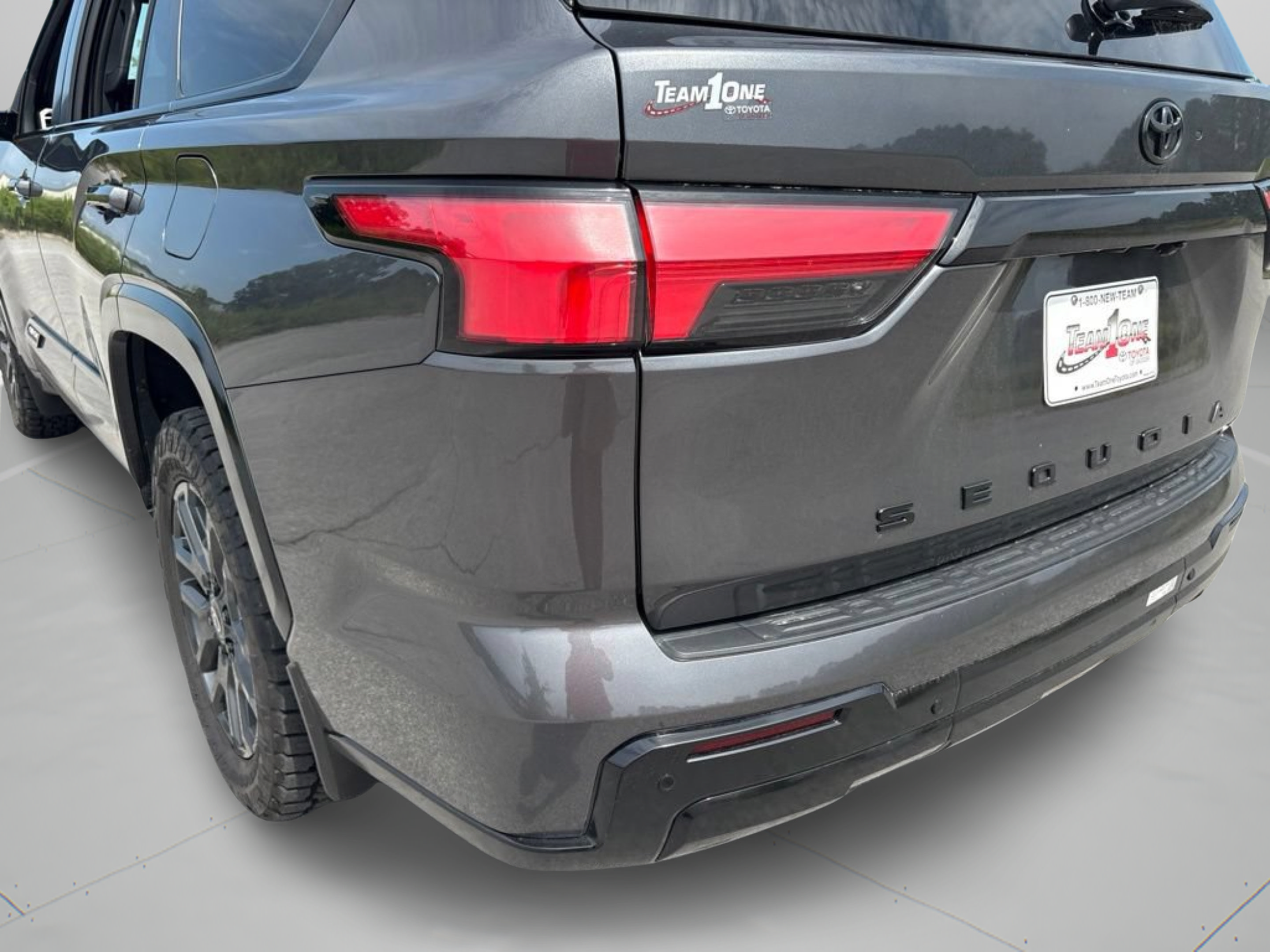 Certified 2025 Toyota Sequoia Platinum AWD/4WD image 28