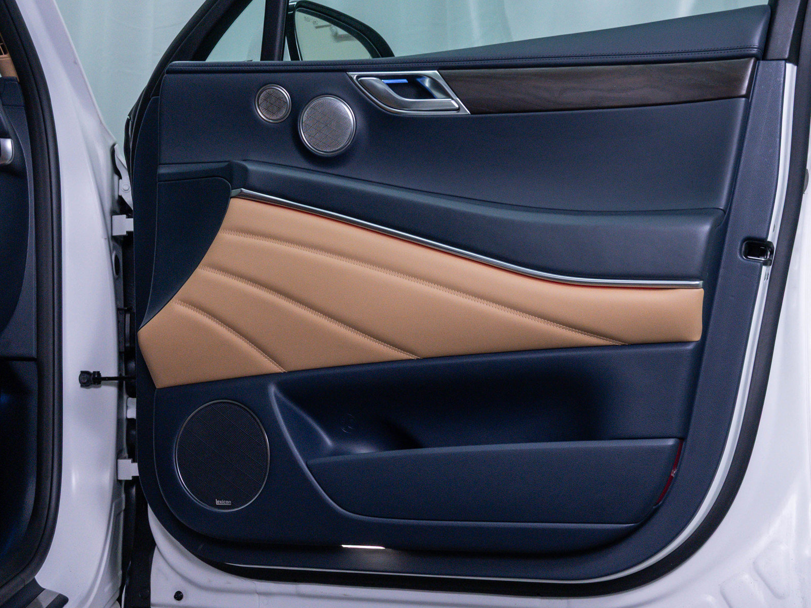 Used 2024 Genesis GV80 3.5T w/ Prestige Matte Package image 10