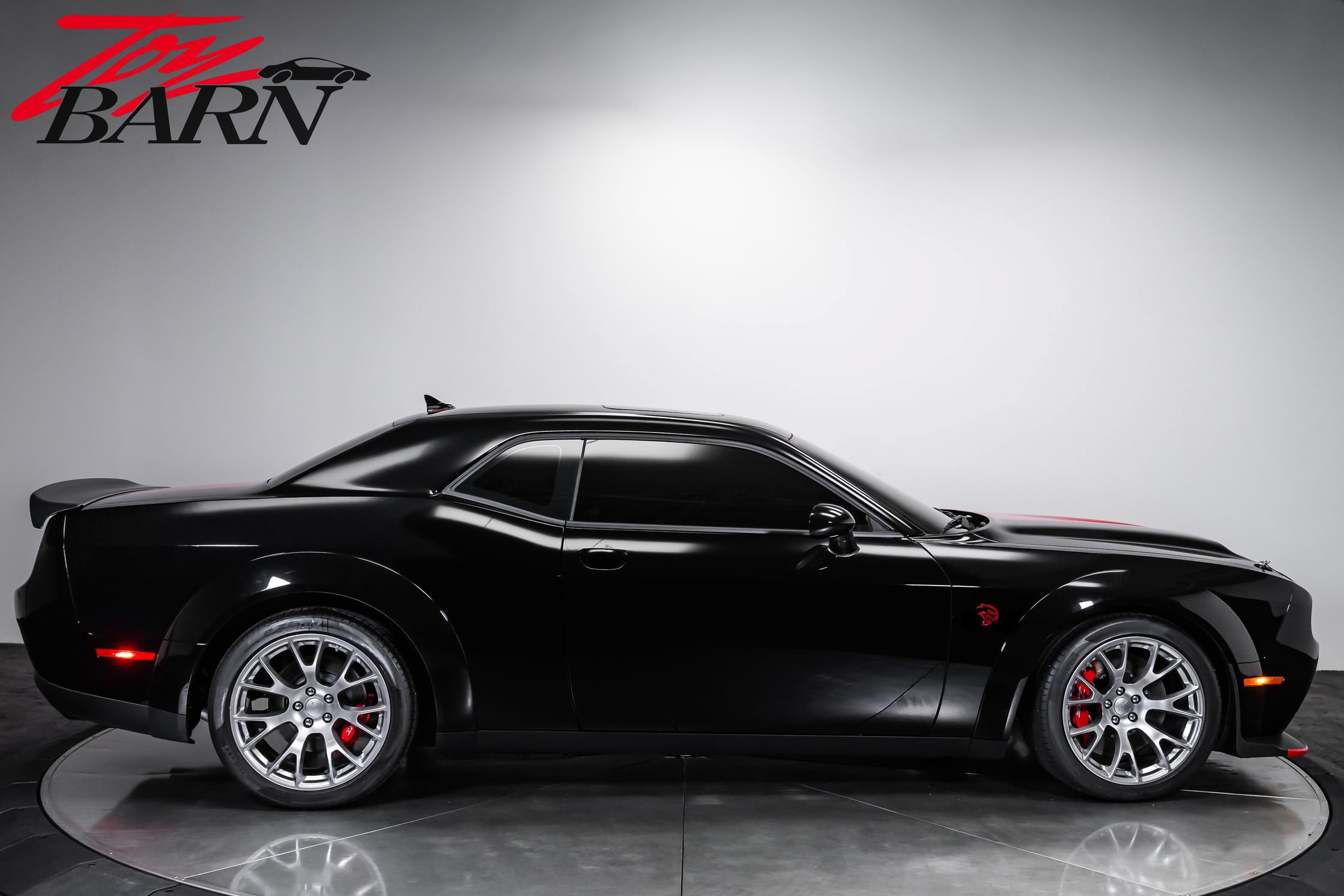 Used 2022 Dodge Challenger SRT Hellcat RWD image 6
