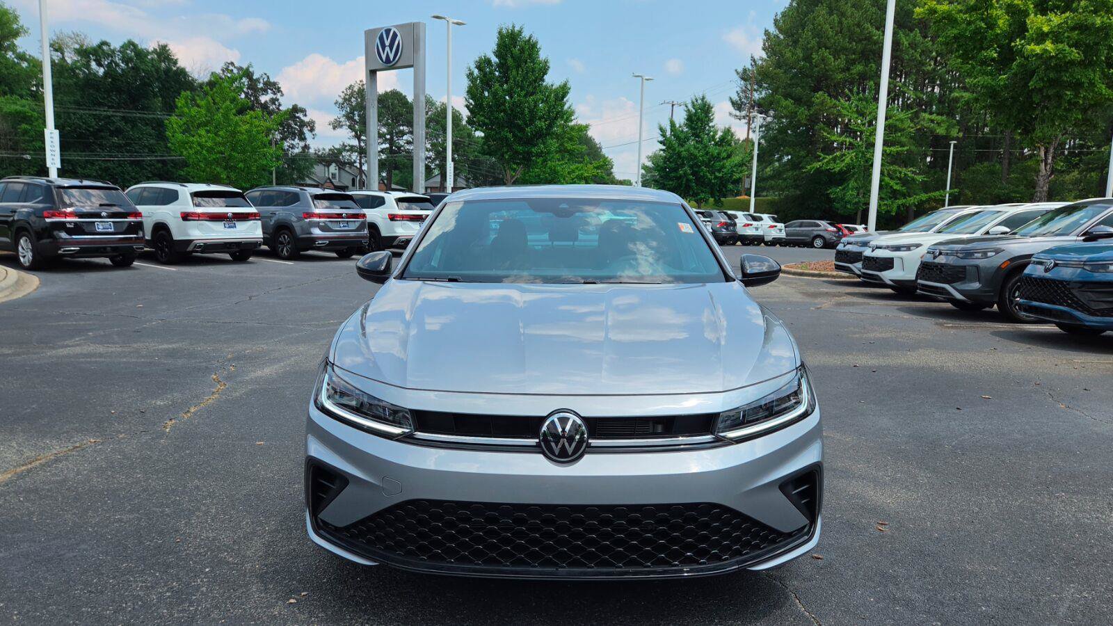 Certified 2025 Volkswagen Jetta Sport FWD image 8